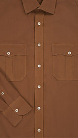 Détail tissu de la chemise Diego en popeline de coton lavée coloris marron - photographiée vue de haut - Collection Printemps Ete 2026 - Maison Gabriel Paris