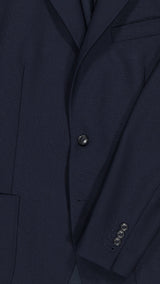 Zoom tissu sur le costume droit Stefano en fresco bleu marine - vue face - de la Maison Gabriel Paris