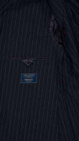 Détail tissu de la veste du costume croisé Serge en fresco à rayures tennis bleu - photographié à l'intérieur - Collection Printemps Été 2026 - Maison Gabriel Paris