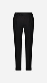 Le pantalon du costume croisé Titouan en lin irlandais coloris noir - photographié en ghost vue de face - Collection Printemps Été 2025 par Maison Gabriel Paris