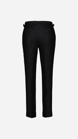Le pantalon du costume croisé Titouan en lin irlandais coloris noir - photographié en ghost vue de dos - Collection Printemps Été 2025 par Maison Gabriel Paris
