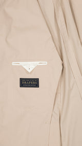 Détail tissu de la veste du costume droit Cary en coton coloris beige - photographié à l'intérieur - Collection Printemps Été 2026 - Maison Gabriel Paris