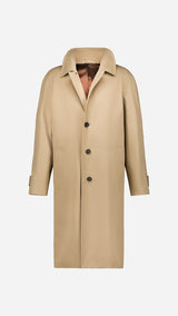 Manteau raglan Hadrien en coton mastic - porté ghost face - Collection Automne Hiver 2025 - Maison Gabriel Paris