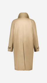 Manteau raglan Hadrien en coton mastic - porté ghost dos - Collection Automne Hiver 2025 - Maison Gabriel Paris