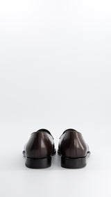 Le mocassin Newport, en cuir lisse coloris marron ébène, collaboration Malfroid x Gabriel, vue de dos, de la Maison Gabriel Paris