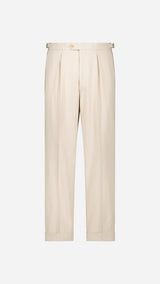 Le pantalon chino Leo en coton japonais coloris beige - photographié en ghost vue de face - Collection Printemps Été 2026 - Maison Gabriel Paris