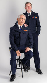 Laurent et Cyril en studio portent le Spencer Picciotto en flanelle de laine bleu marine - collaboration Maison Gabriel Paris x Laurent Picciotto