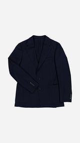 Le blazer droit Laurence en Mock Leno bleu nuit avec manche repliée - photographié vue de haut - Collection Printemps Été 2026  - Maison Gabriel Paris