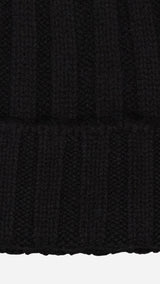 Zoom tissu du bonnet Olympe en cachemire noir de la Maison Gabriel Paris