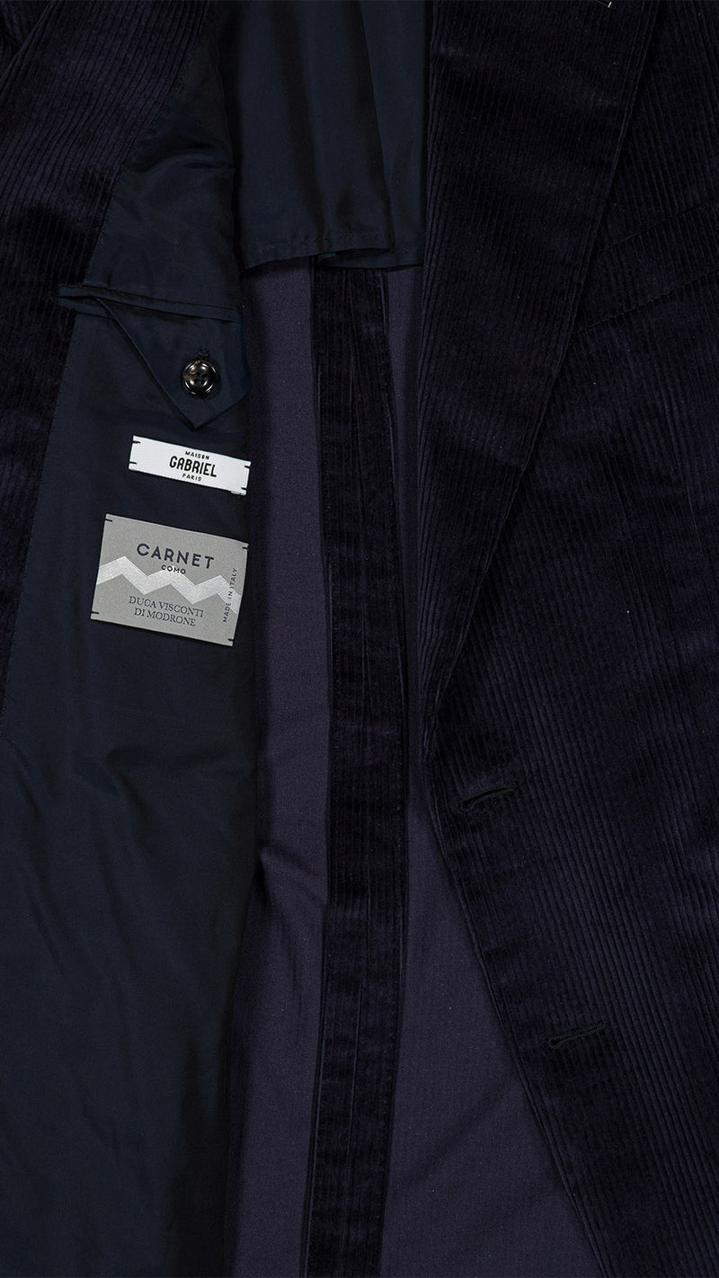 La veste du costume droit Maximilien en velours côtelé bleu nuit - zoom tissu intérieur - Collection Automne Hiver 2025 par Maison Gabriel Paris