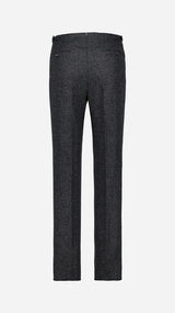 Le pantalon du costume droit Alberto en Shetland gris anthracite - photographié en ghost vue de dos - Collection Giacometti 2026  - Maison Gabriel Paris