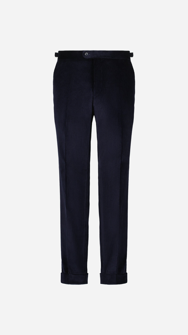 Le pantalon du costume droit Louis en velours côtelé bleu, vue de face, de la Maison Gabriel Paris