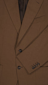 Détail tissu de la veste du costume droit Vittorio en lin et coton coloris marron - photographié de face - Collection Printemps Été 2026  - Maison Gabriel Paris