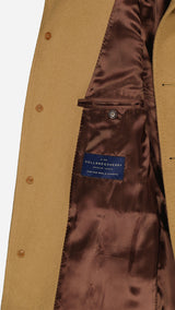 Détail intérieur du manteau Alexandre en laine et cachemire couleur camel - tissu Holland and Sherry - de la Maison Gabriel Paris