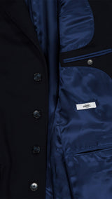 Le manteau Hannibal en laine et cachemire bleu marine - zoom tissu intérieur - Collection Automne Hiver 2025 par Maison Gabriel Paris