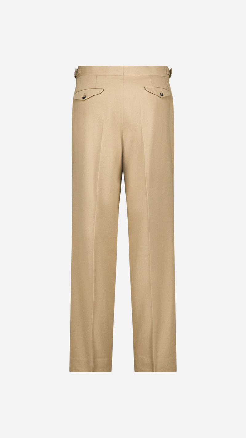 Le Pantalon chino Léo coloris mastic en coton japonais - vue dos ghost - Collection AH 2025 - Maison Gabriel Paris