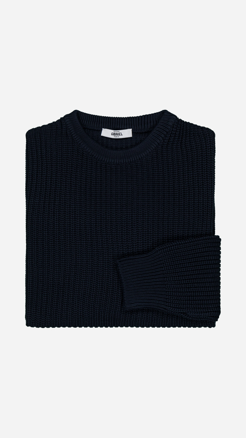 Le pull Jean-Paul en côtes anglaises col rond coloris bleu marine - vue pliée - de la Maison Gabriel Paris